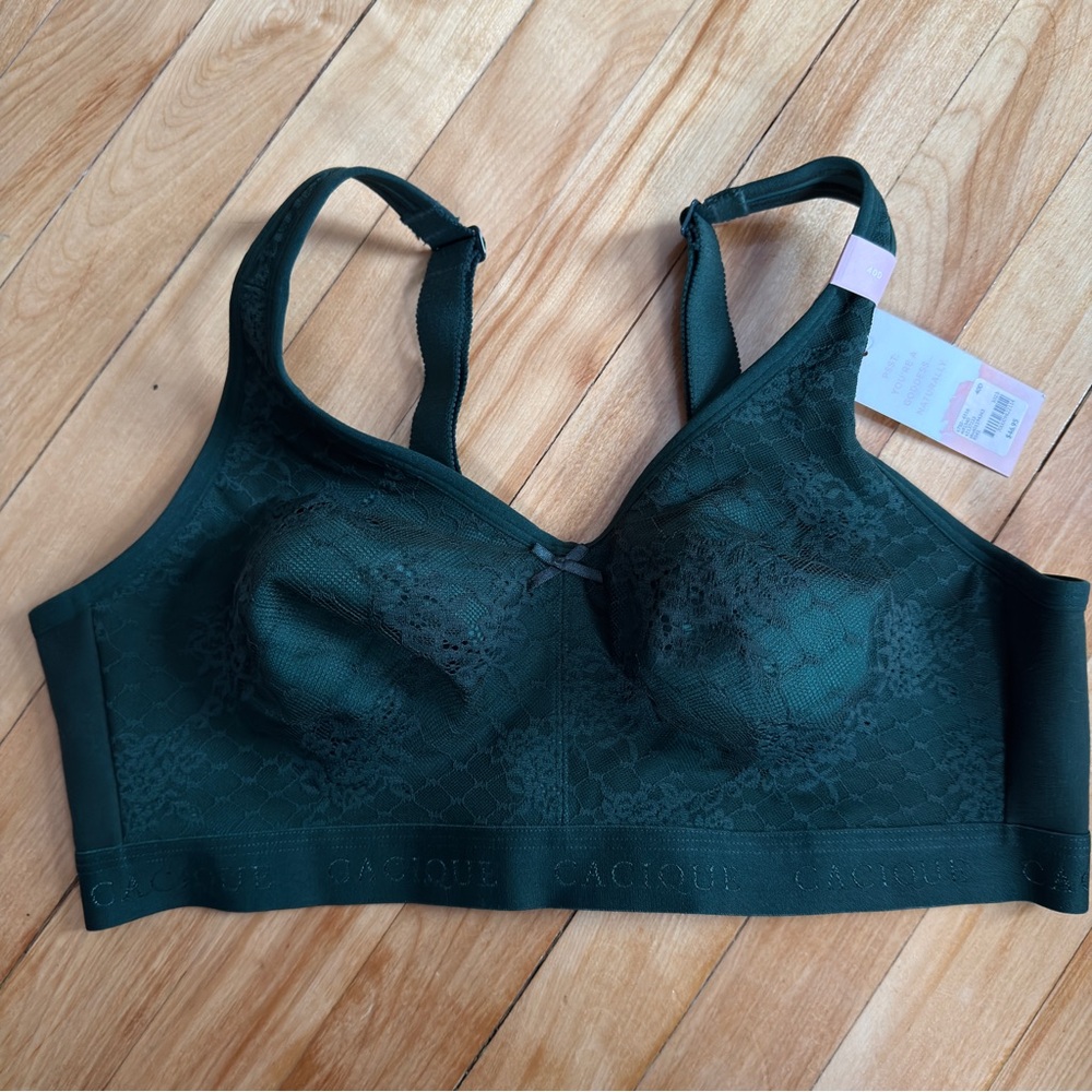 Cacique Bra 40D green wireless Lace unlined full coverage
NWT